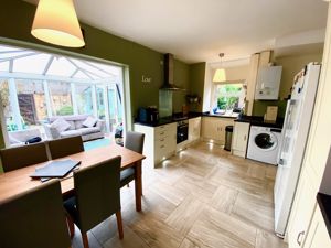 Kitchen/Diner- click for photo gallery